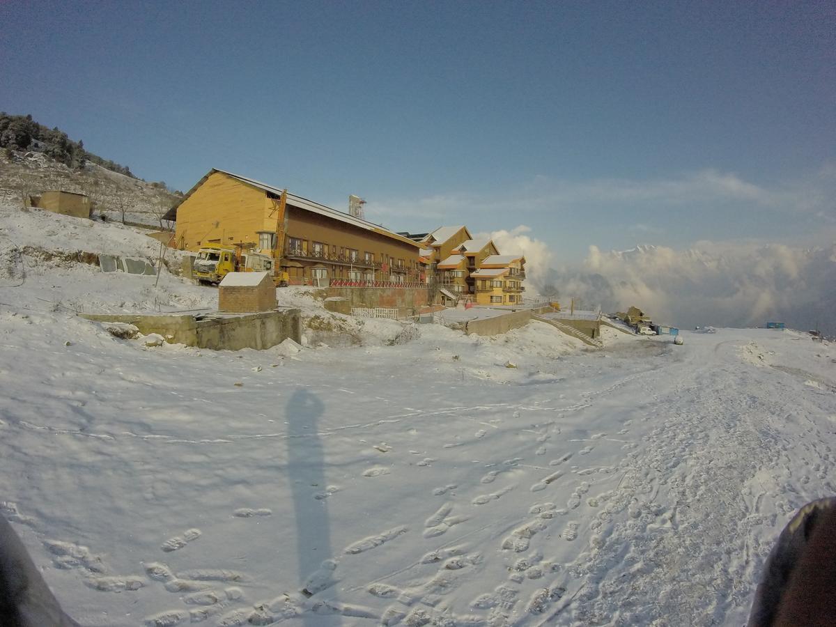Clifftop Club Auli Joshīmath 외부 사진